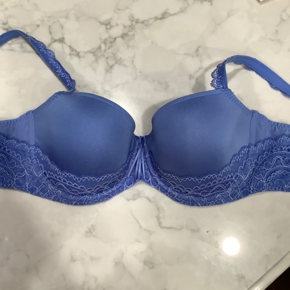 Bras - Picture 2 of 6